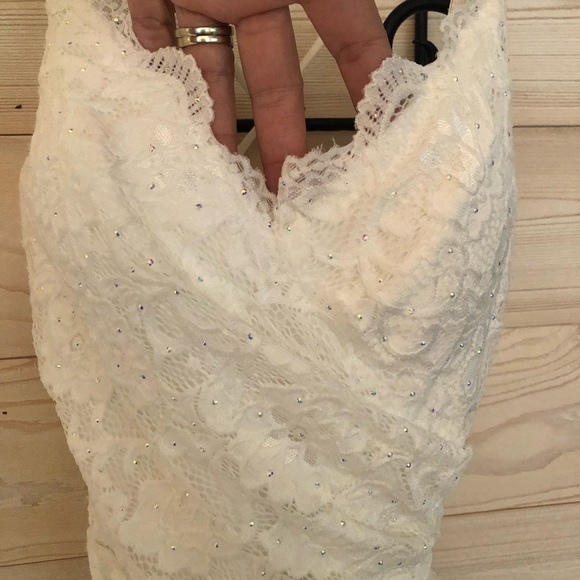 La Femme - 29939 Lace Scalloped V Neck Sheath Dress - Picture 8 of 11